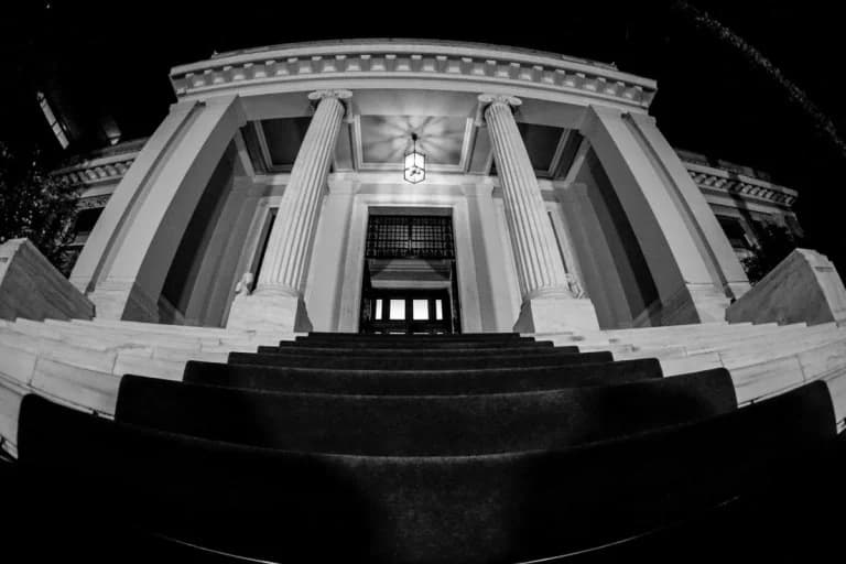 Κρίση Θεσμών και Πολιτικής στην Ελλάδα