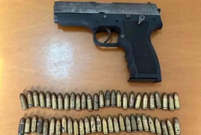 Salónica: Arrestado un joven de 29 años con una pistola y munición