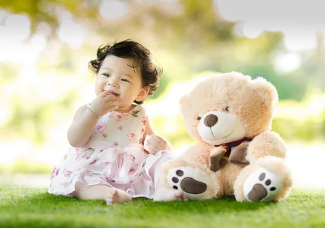 Greek Names Popular in Britain: Athena and Zoe in Top 100