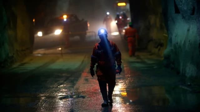 צ'ילה: שני הרוגים, כורים לכודים לאחר קריסת מכרה
