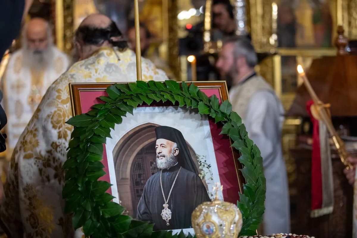 Servicio Conmemorativo Anual de Makarios III: Asisten Políticos y Funcionarios