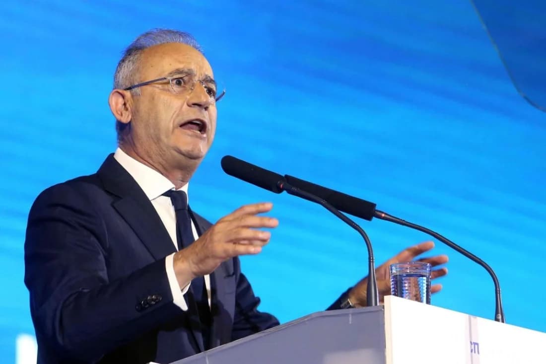 Averof Neofytou: "Cerrar los puntos de control es un error estratégico"