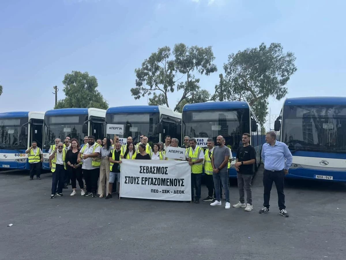 Continúa la huelga de autobuses en Lárnaca - Marcha al Ministerio de Trabajo