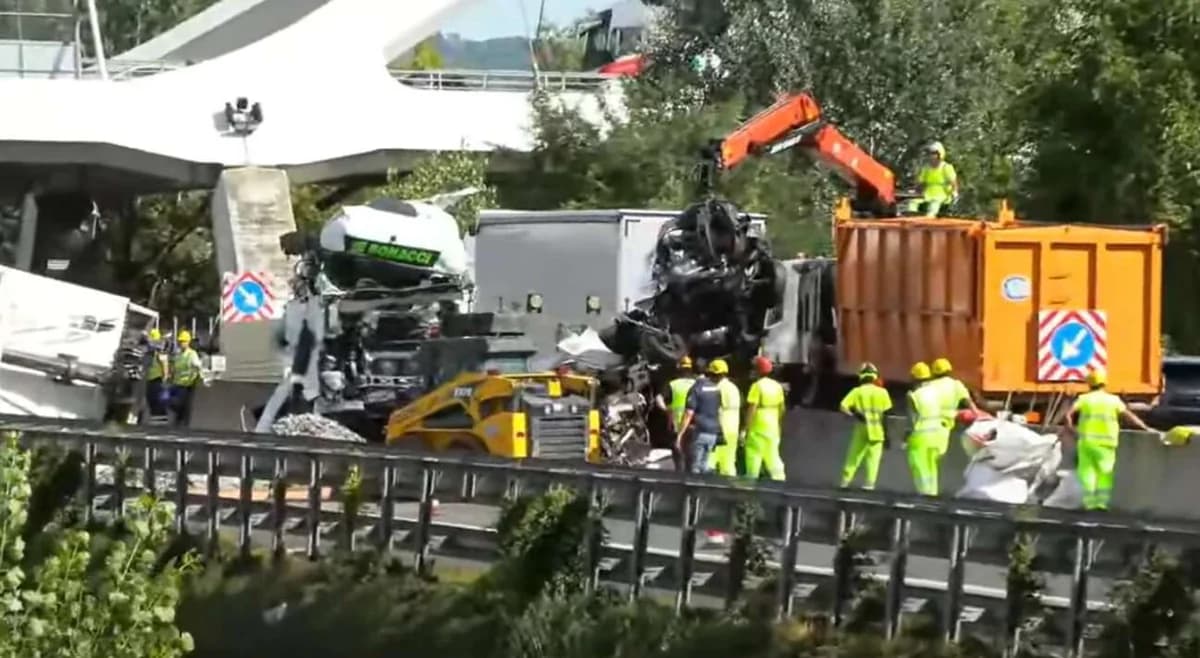 Italia: Tres muertos y 15 heridos en accidente en la autopista A1