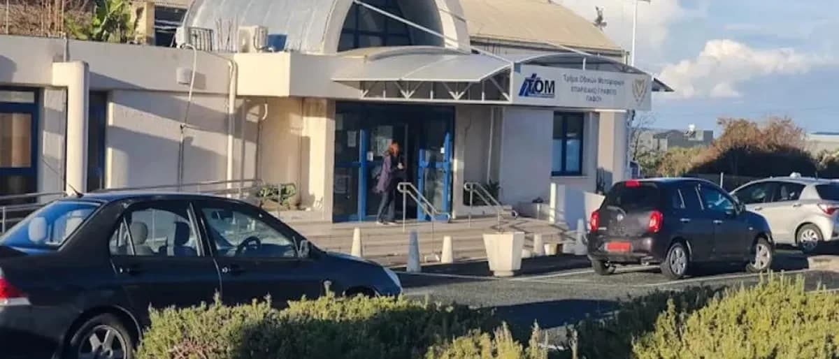 פאפוס: נזק למשרד התחבורה היבשתית מירי רובה אוויר
