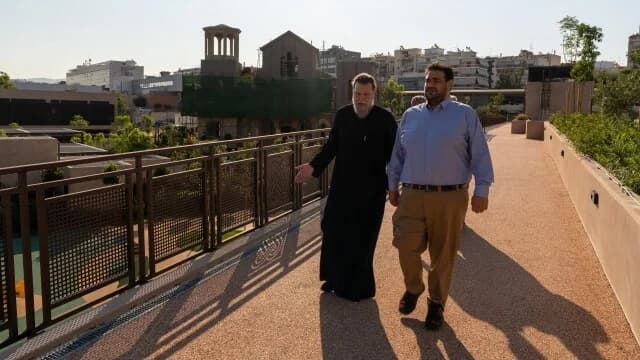 Επίσκεψη Λιβάνιου στο «Ιωνικό Κέντρο» - Ξενάγηση από τον Μητροπολίτη Γαβριήλ