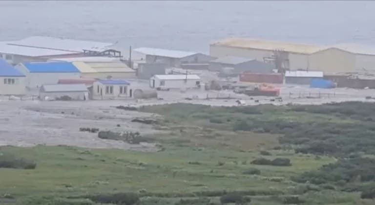 רוסיה: רעידות אדמה בקמצ'טקה והתפרצות הר געש