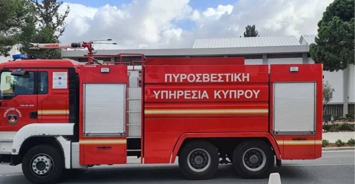 Feuer in Haus in Latsia durch Kerze verursacht – Zwei Krankenhausaufenthalte