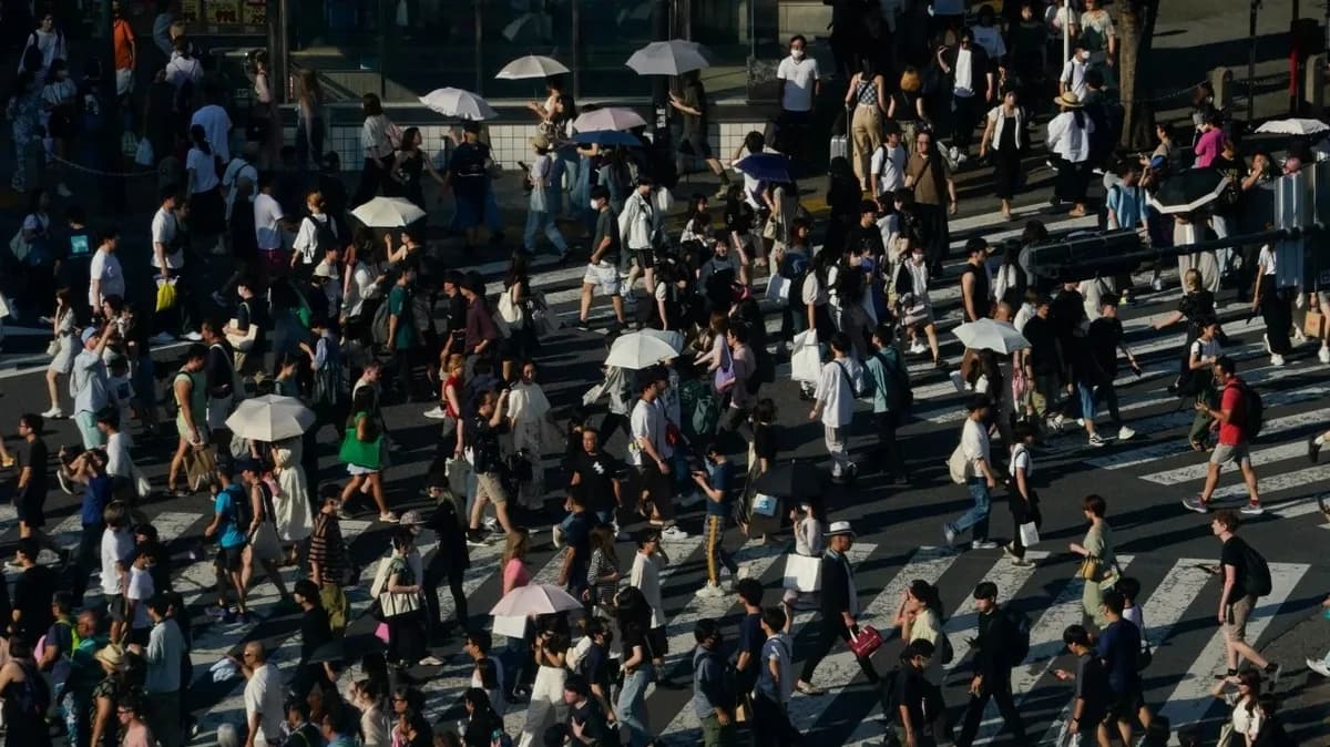 Japan verzeichnet Rekordtemperatur von 41,6°C – Tokio voller Sonnenschirme