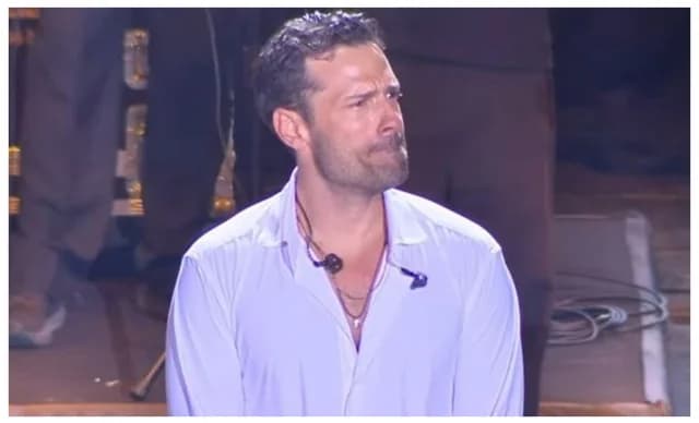 Konstantinos Argiros ehrt verstorbenen Kollegen Giannis Artopoulos in Preveza