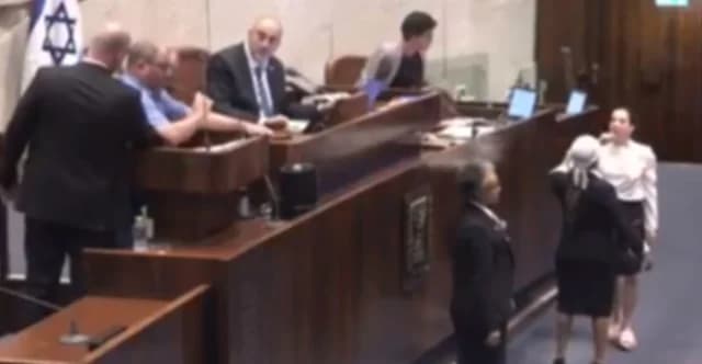 Knéset: Expulsan a diputado israelí por referirse a genocidio en Gaza