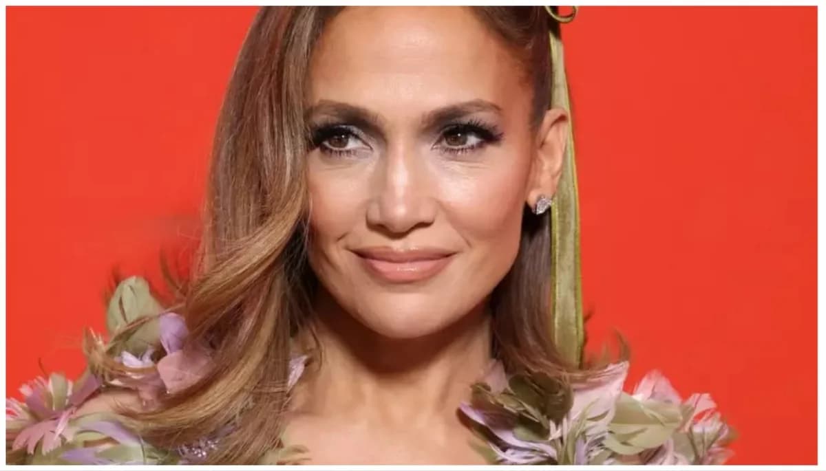 ציפורני BB cream: המניקור הקיצי של ג'יי לו שמתאים להכל