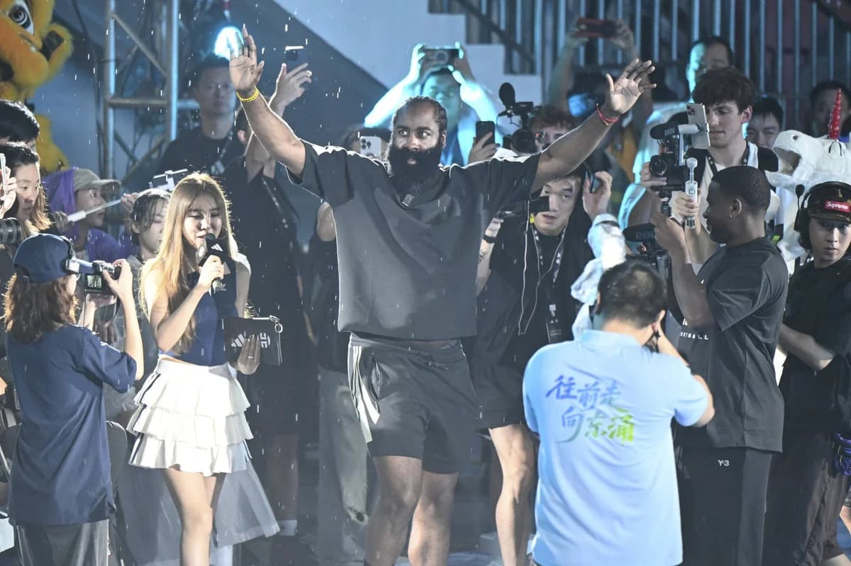 Body shaming για τον Τζέιμς Χάρντεν: Τα κιλά του στο επίκεντρο