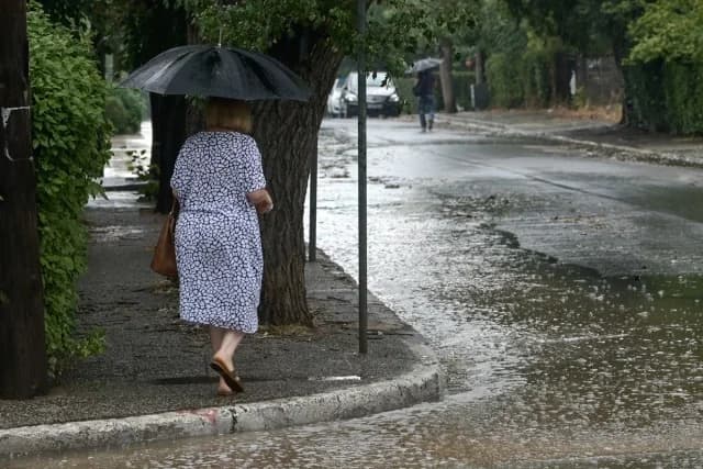 Wetter: Über 5.000 Blitze in Griechenland - Besserung ab Mittwoch