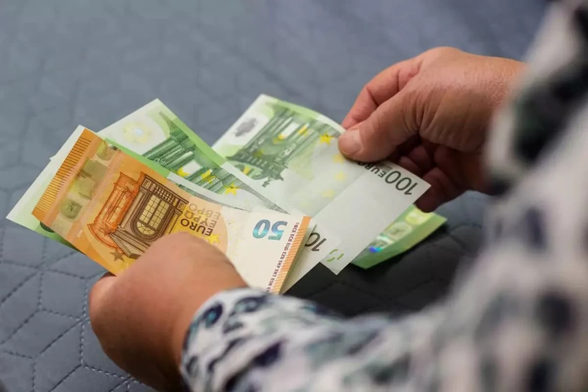 Parlament beschließt Ausnahmen für zukünftige Beamte bei Mehrfachrenten