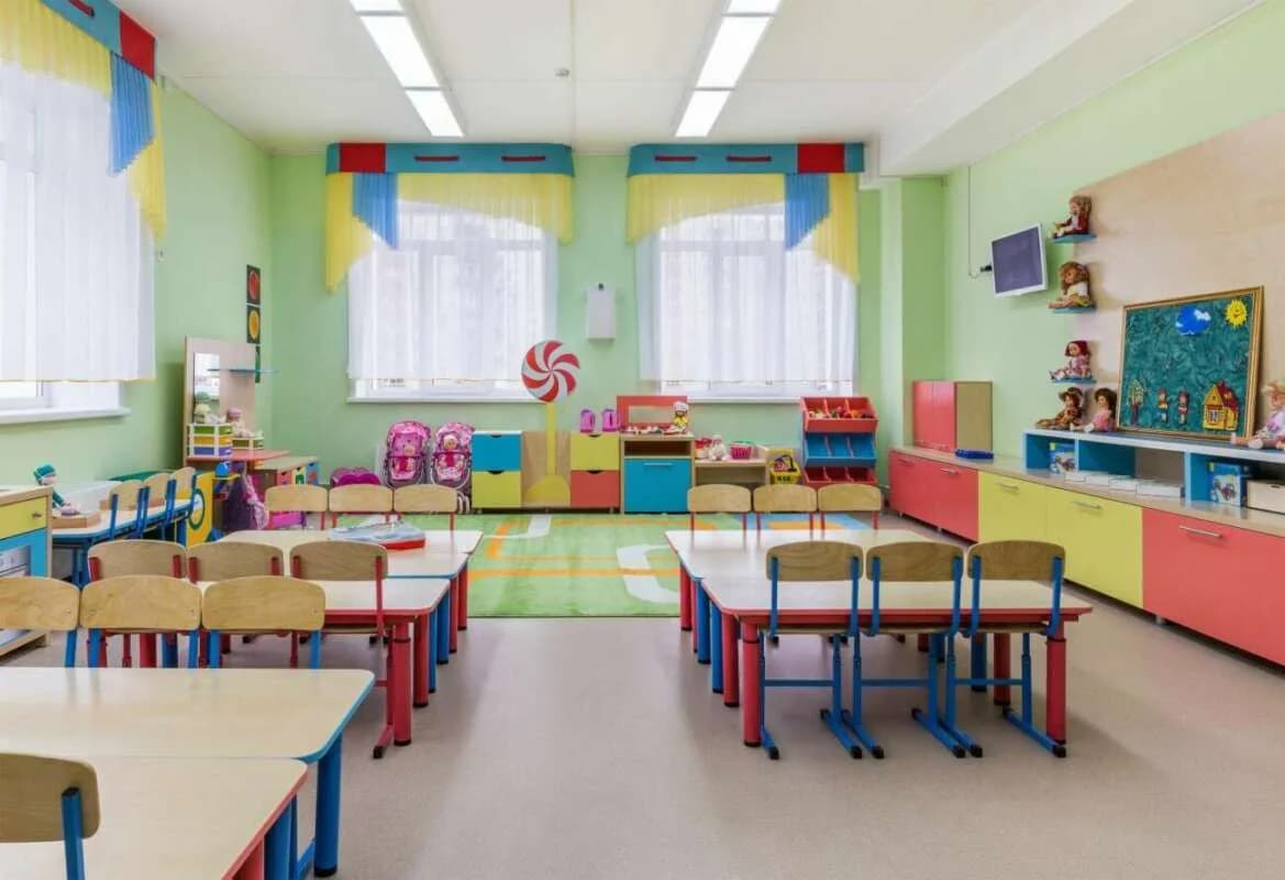 议会接受关于幼儿园缺勤的移交