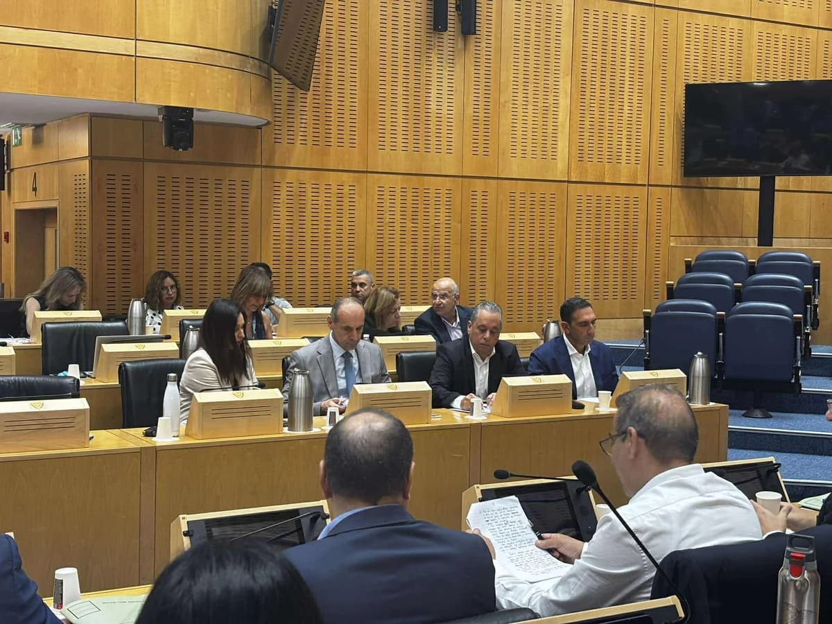 Парламент вновь соберется в связи со смертельным пожаром в Лимассоле