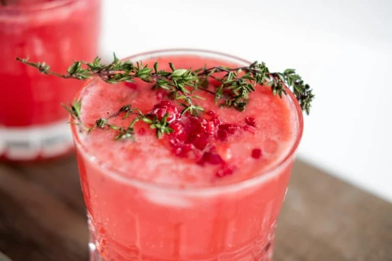 Erfrischender Erdbeer-Mocktail: Einfaches Sommerrezept