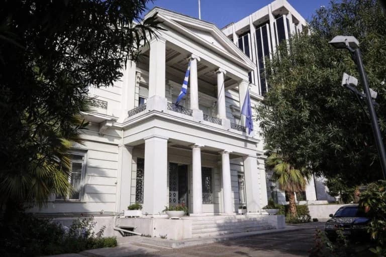 Athens Rejects Libyan Claims on EEZ, Responds with Maps at UN