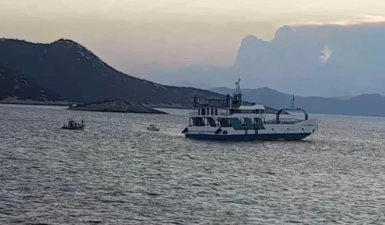Νέα Στύρα: Προσάραξη πλοίου – Ασφαλείς οι επιβάτες, έρευνα σε εξέλιξη