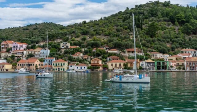 Paxos und Ithaka erwägen Gebühr für Tagesbesucher