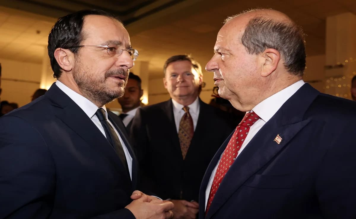 Στιούαρτ: Οι κοινότητες ζουν σε «δωμάτια αντήχησης»