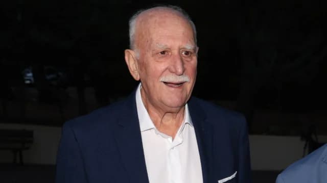 גיורגוס פאפאדאקיס: חגיגה כרתית בחופשה בנקסוס