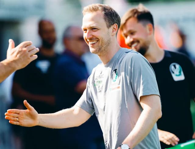 Maximilian Senft: De las mesas de póker a la cima del fútbol austriaco