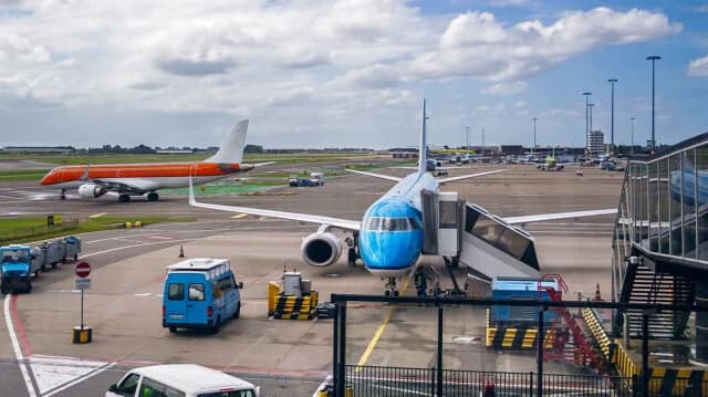 Emergency Landing at Birmingham Airport: Runway Closed