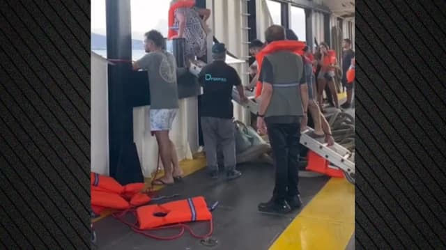 Incidente de ferry en Nea Styra: pasajeros varados