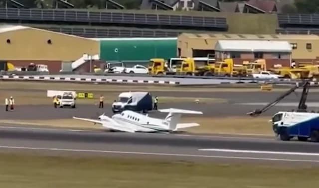Notlandung am Flughafen Birmingham: Flugausfälle
