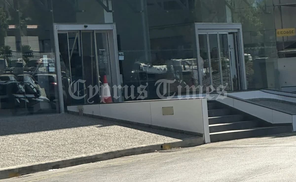 Bombenanschlag auf Autoschaufenster in Engomi