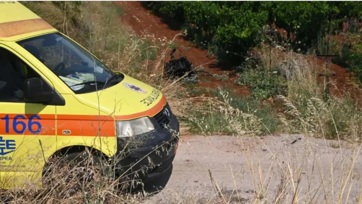 Turista cae con camioneta desde un acantilado en Kalamata, Grecia