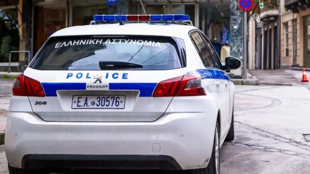 Cuentas de Ex-Policía y TikToker Congeladas por Tráfico de Cocaína