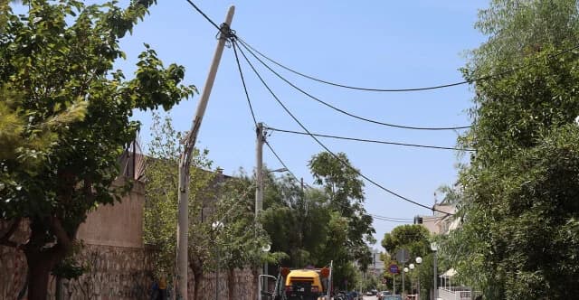 Traffic Disruption in Hymettus Due to Risk of Pole Collapse