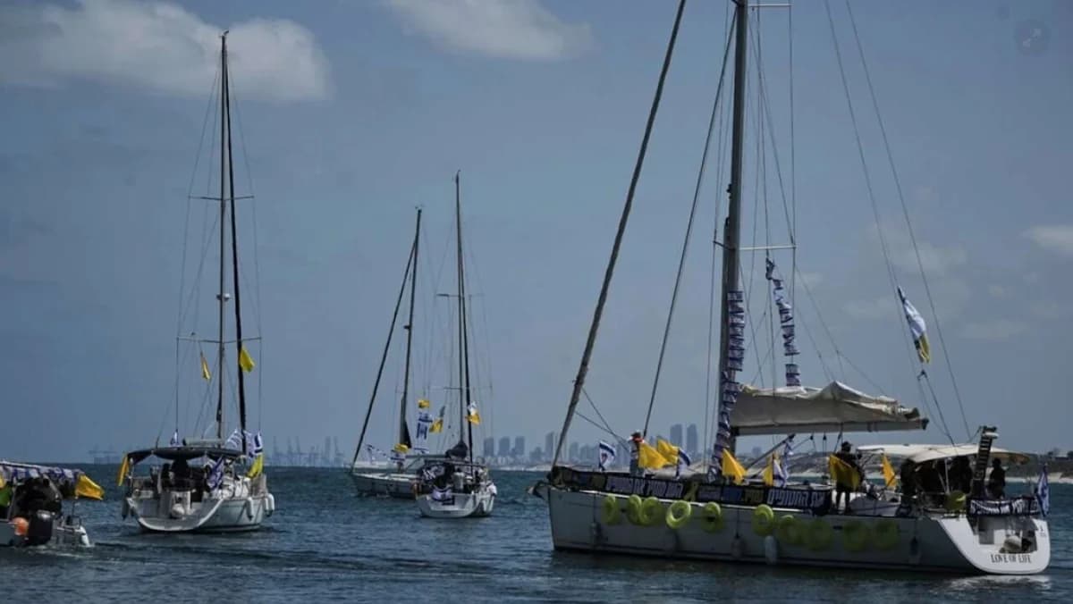 Israel: Angehörige von Geiseln protestieren mit Segelbooten in der Nähe des Gazastreifens