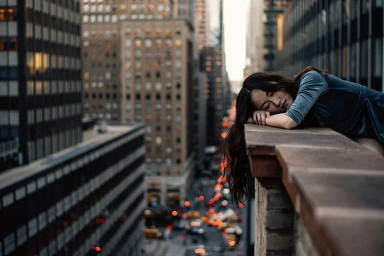Burnout εκτός εργασίας: Πώς να το αναγνωρίσετε και να το αντιμετωπίσετε