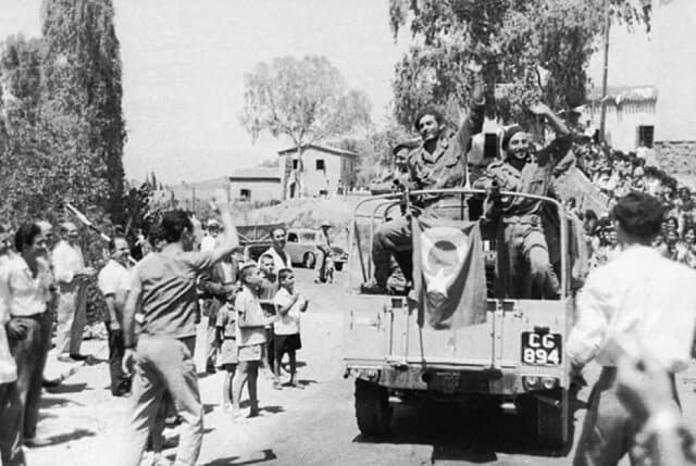 Türkische Feierlichkeiten zu den Bombenanschlägen von Tillyria 1964 in Zypern