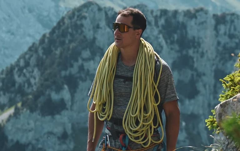 Jérémy Nicollin: Spektakulärer 31-Meter-Sprung in eine Schlucht