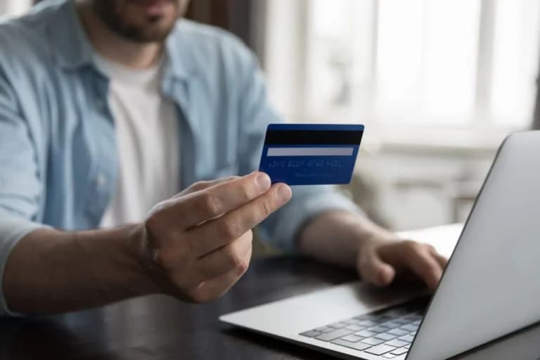 Verzögerungen und Probleme mit Arbeitslosengeld für Vertretungslehrer