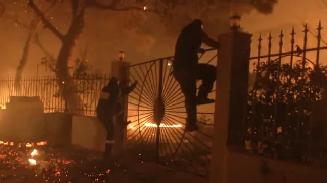 Thymari: Freiwillige retten Haus vor Feuer – Video