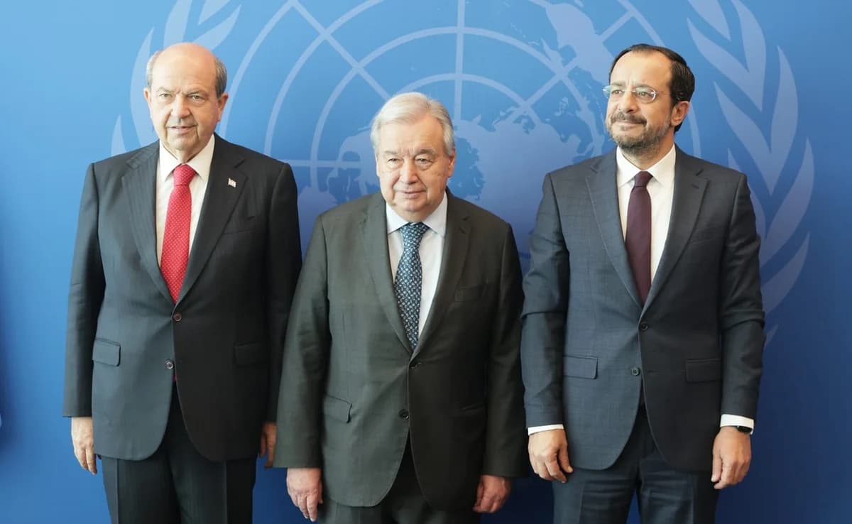 Κυπριακό: Στάση αναμονής ενόψει τριμερούς και «εκλογών»