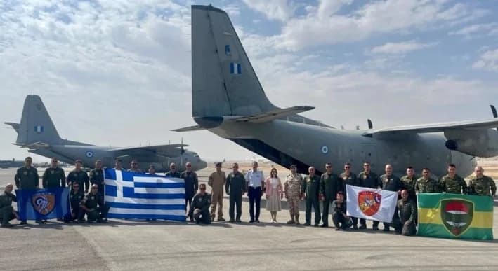 Griechische Flugzeuge werfen 8,5 Tonnen Lebensmittel in Gaza ab