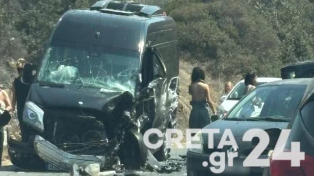 תאונה קשה ב-VOAK: שני מיניוואנים התנגשו