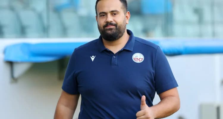 Papettas: "Tonos bajos en Enosi"