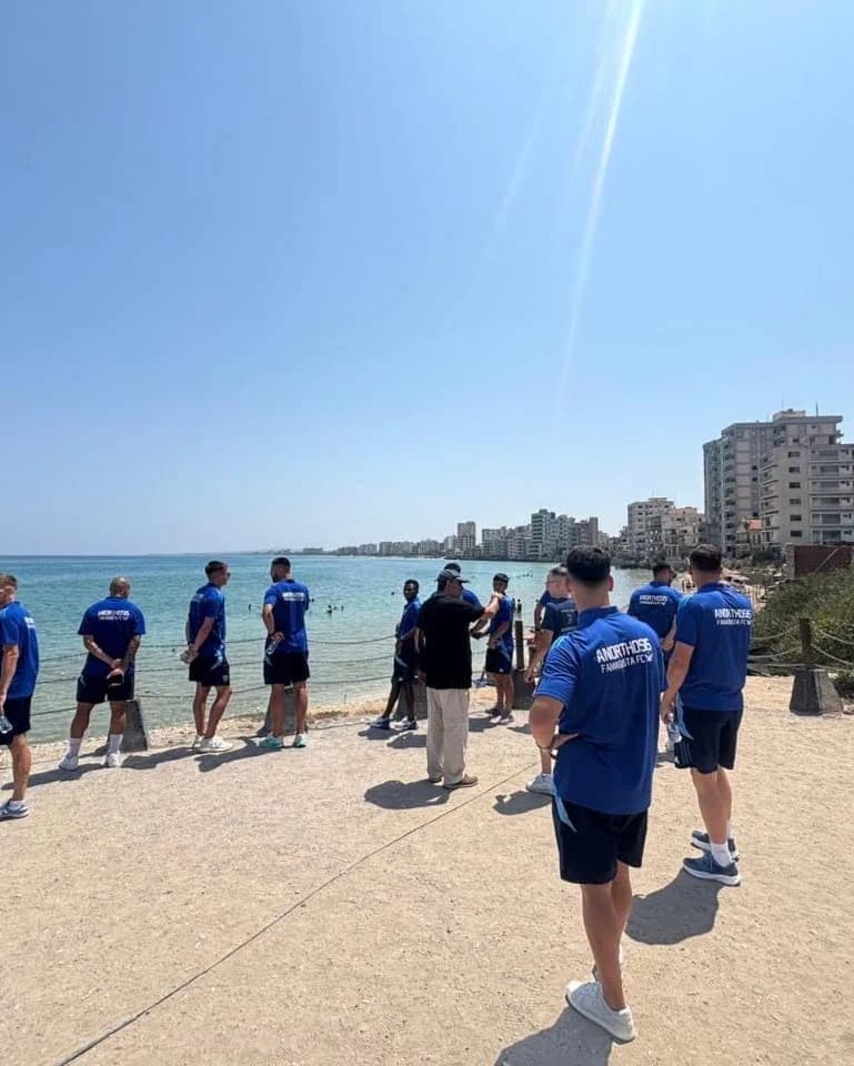 Anorthosis besucht besetztes Famagusta – Zypriotische Spieler protestieren