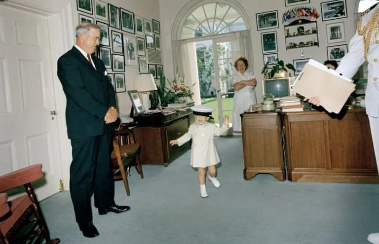 Clip Inédito: JFK Jr. Habla de su Padre Tras el Asesinato