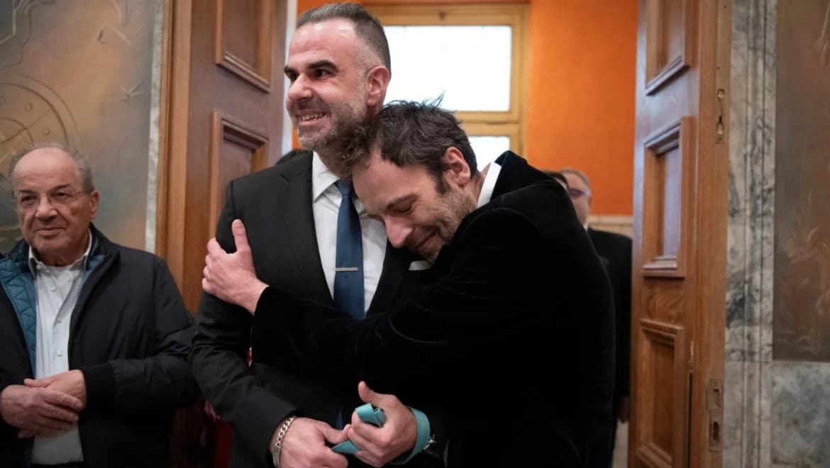 Augustos Kourtos: Zärtliche Wünsche an seinen Ehemann, Anastasios Samouilidis