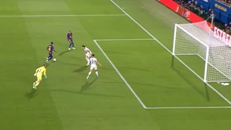 Unglaublich! Rashford vergibt freies Tor (Video)