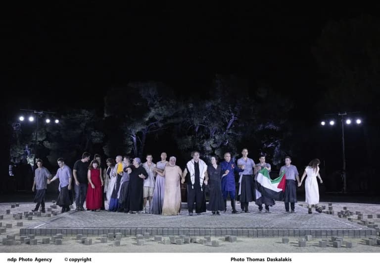 15,000 צופים מריעים ל'אנדרומדה' באפידאורוס